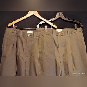 Lot of 2 Dockers Classic Fit Khaki Pants Mens 34x29 Charcoal Gray & Dark Olive